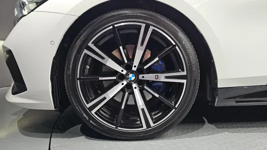 BMW 5 Series (G60) 530i xDrive M 2024 4