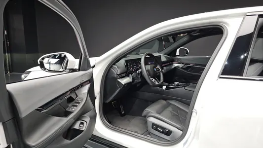 BMW 5 Series (G60) 530i xDrive M 2024 9