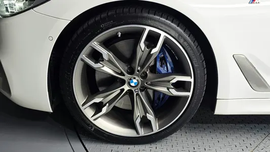 BMW 5 Series (G30) M550d xDrive 2019 5