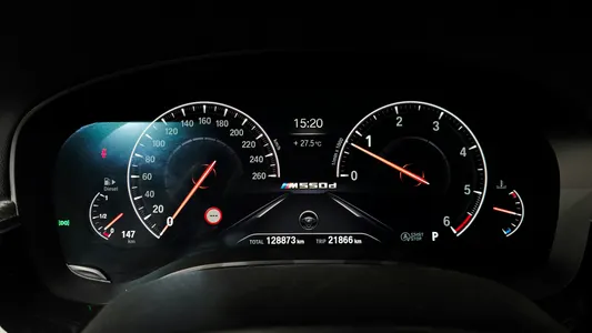 BMW 5 Series (G30) M550d xDrive 2019 8