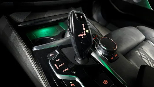 BMW 5 Series (G30) M550d xDrive 2019 9
