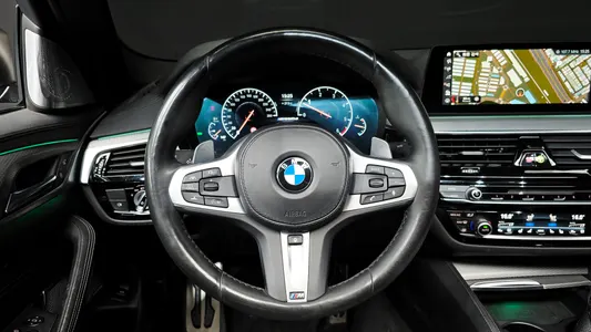 BMW 5 Series (G30) M550d xDrive 2019 14
