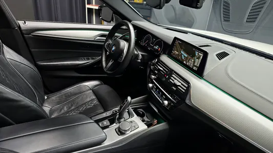 BMW 5 Series (G30) M550d xDrive 2019 19