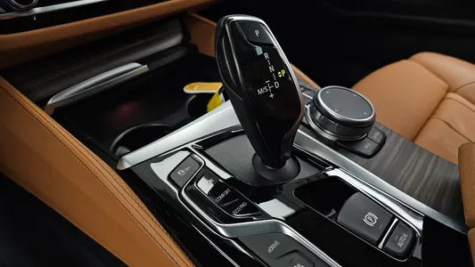 BMW 5 Series (G30) 530e 2019 9