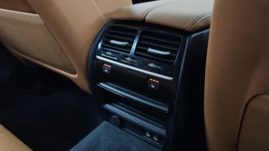 BMW 5 Series (G30) 530e 2019 19