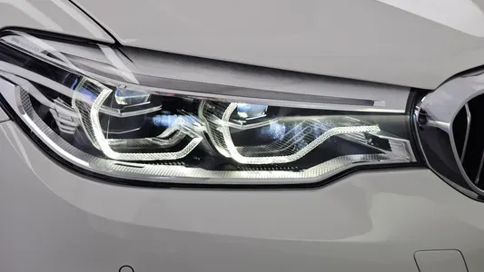 BMW 5 Series (G30) 530e 2019 22