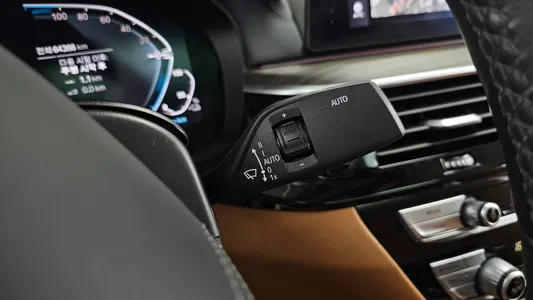 BMW 5 Series (G30) 530e 2019 29