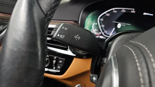 BMW 5 Series (G30) 530e 2019 30