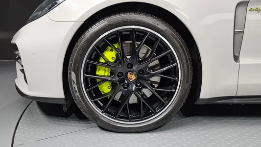 Porsche (971) 2.9 AWD E- 2022 5
