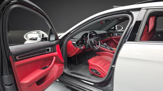 Porsche (971) 2.9 AWD E- 2022 10