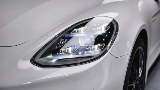 Porsche (971) 2.9 AWD E- 2022 22