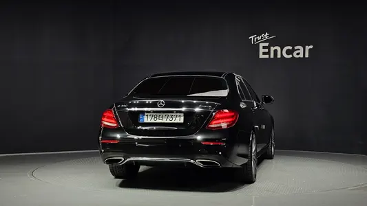 Mercedes-Benz E-Class W213 E350 4MATIC AMG Line 2019 4