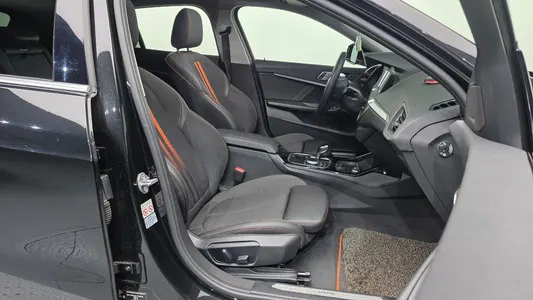 BMW 1 Series (F40) 118d 2020 11
