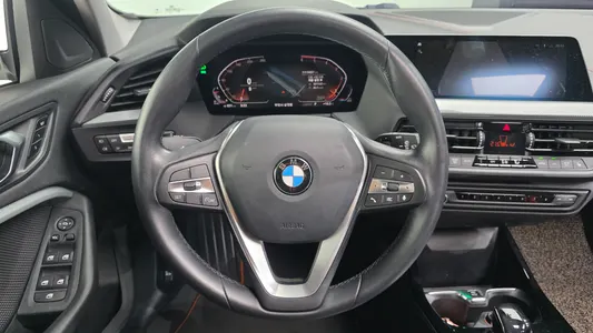 BMW 1 Series (F40) 118d 2020 13