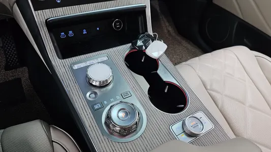 Genesis GV80 2.5T AWD 2024 9