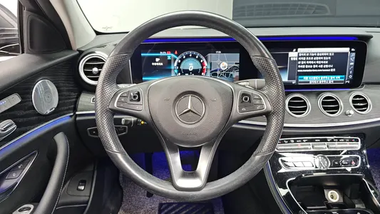 Mercedes-Benz E-Class W213 E300 4MATIC 2018 13