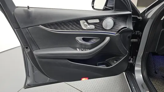 Mercedes-Benz E-Class W213 E300 4MATIC 2018 24