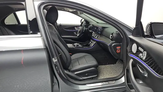 Mercedes-Benz E-Class W213 E300 4MATIC 2018 26