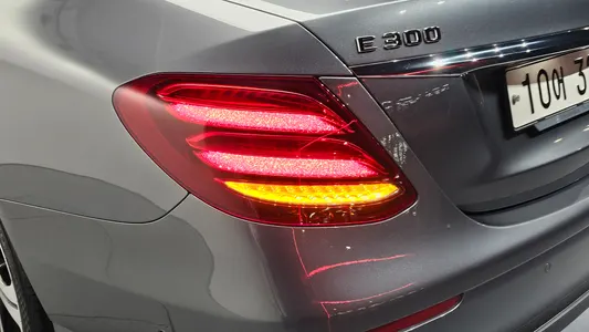 Mercedes-Benz E-Class W213 E300 4MATIC 2018 23