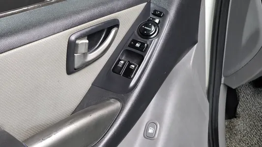 Hyundai Grand Starex 5 2013 16
