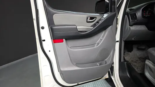 Hyundai Grand Starex 5 2013 25