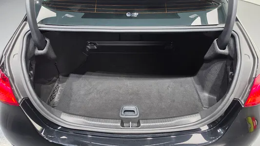 Mercedes-Benz C-Class W206 C300 4MATIC AMG Line 2023 32