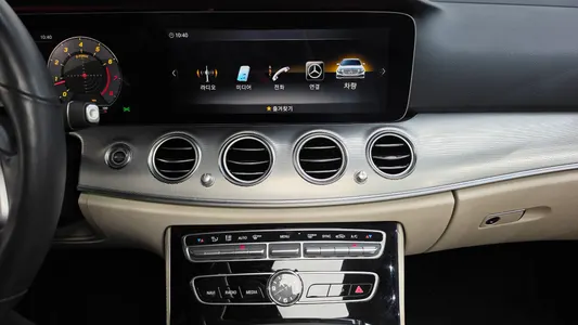 Mercedes-Benz E-Class W213 E300 AMG Line 2019 12