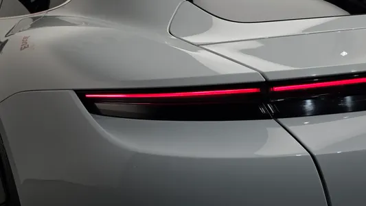 Porsche 타이칸 2021 23