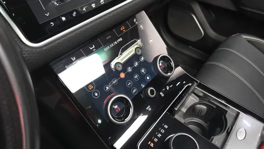 Land Rover 레인지로버 벨라 3.0 D300 R- SE 2019 16