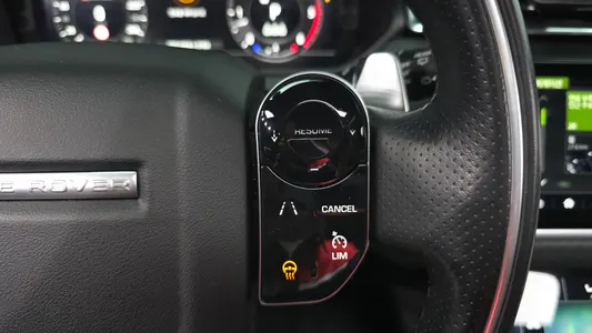 Land Rover 레인지로버 벨라 3.0 D300 R- SE 2019 17