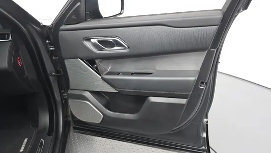 Land Rover 레인지로버 벨라 3.0 D300 R- SE 2019 24