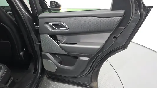 Land Rover 레인지로버 벨라 3.0 D300 R- SE 2019 25