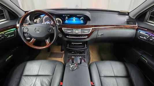 Mercedes-Benz S-Class W221 S550V 2007 6