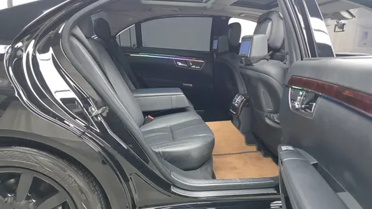 Mercedes-Benz S-Class W221 S550V 2007 10
