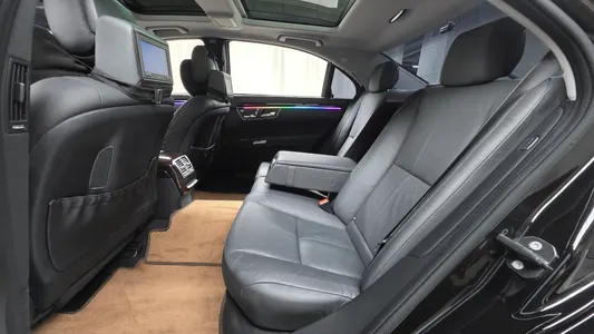 Mercedes-Benz S-Class W221 S550V 2007 11