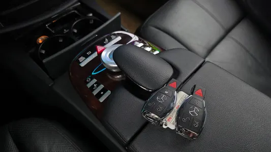 Mercedes-Benz S-Class W221 S550V 2007 15