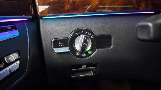 Mercedes-Benz S-Class W221 S550V 2007 27