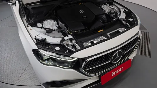 Mercedes-Benz E-Class W214 E300 4MATIC AMG Line 2026 6