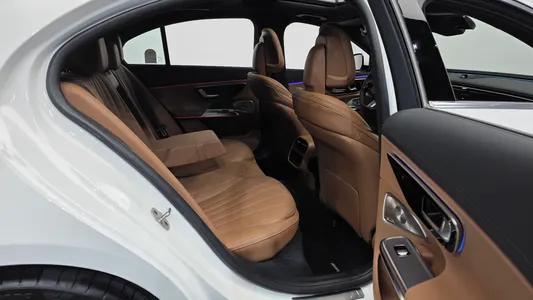 Mercedes-Benz E-Class W214 E300 4MATIC AMG Line 2026 12
