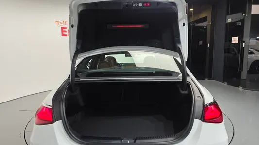 Mercedes-Benz E-Class W214 E300 4MATIC AMG Line 2026 20