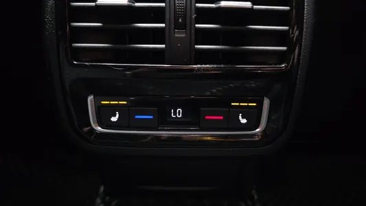 Volkswagen GT(B8) 2.0 TDI 2021 28