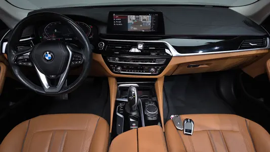BMW 5 Series (G30) 520i 2020 6