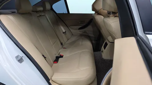 BMW 3 Series (F30) 320d 2016 12