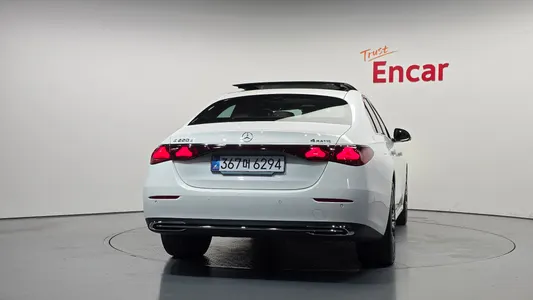 Mercedes-Benz E-Class W214 E220d 4MATIC 2026 4