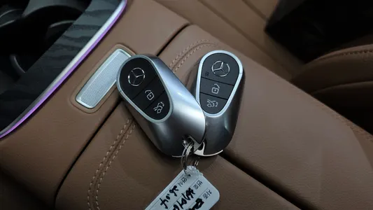 Mercedes-Benz E-Class W214 E220d 4MATIC 2026 30