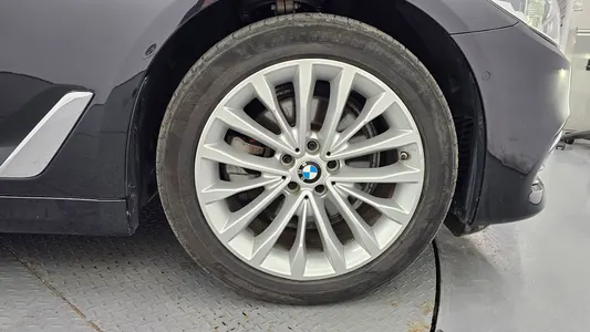 BMW 5 Series (G30) 520d 2020 4