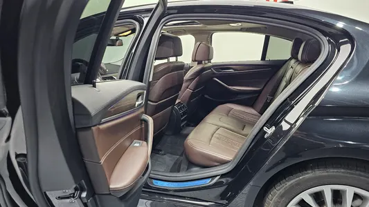 BMW 5 Series (G30) 520d 2020 10
