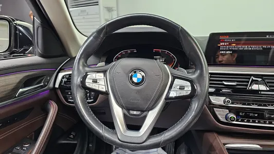 BMW 5 Series (G30) 520d 2020 12