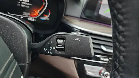 BMW 5 Series (G30) 520d 2020 29