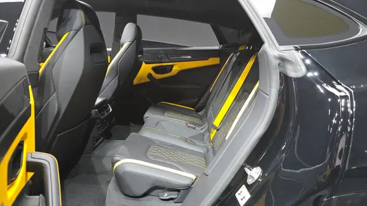 Lamborghini 우루스 4.0 V8 SE 2026 12